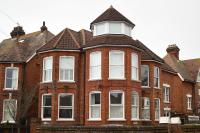 Air Maison - Minutes From Seafront - Sleeps 4 Free - Street Parking - B&B
