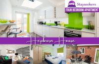 B&B Salisbury - Hepburn House 4 Bedroom Property - Stayseekers - Bed and Breakfast Salisbury