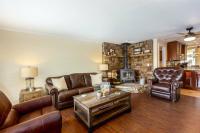 Broken Bow Getaway Pet Friendly Midtown - Chambres d’hôtes