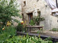 Apartment with Garden View