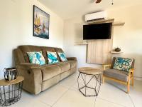 Parakeet Paradise 2nd floor Condo with Rooftop - Ferienwohnung Coco, Sardinal