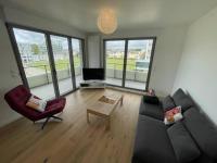 Presqu'île, appartement neuf avec balcon, salle de gym et parking - Chambres d'hôtes Caen