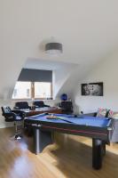 B&B Glasgow - Number1Townhouse with private balcony & Parking - Bed and Breakfast Glasgow