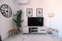 Bright 2 Bedroom flat in Sliema! - B&B
