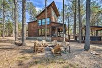 B&B Broken Bow - Family Getaway 10-Bed Cabin w Hot tub & Firepit - Bed and Breakfast Broken Bow