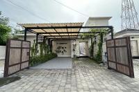 Rustic Pandawa Villa - B&B