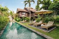 Nativ Living Villa Legian 6BR Villa 16px Big Group Walk to 66 Beach - B&B