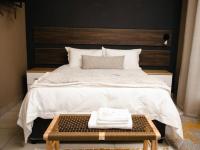 Luxury Queen Room
