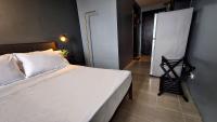 ELUDE Designer Suite Pasig - Prime Location - Bed and Breakfast