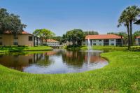 Luxury 2 bed and 2bath Lakefront Condo Near IMG and Anna Maria Island - Chambres d'hôtes Bradenton