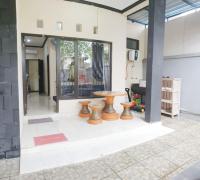 Laura Dewi House - B&B Jimbaran