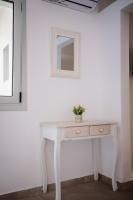 Studio with with Private Jetted Tub With Ambient Water