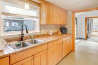 Lakefront Salem Retreat - Fish, Swim, Kayak & More - B&B Salem