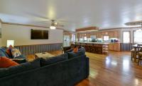 5 Bedroom Vacation Home Next To Silver Dollar City - Chambres d'hôtes Branson