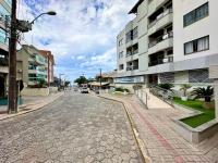 300 - Apto com 02 dormitórios 50m praia de Bombas - B&B