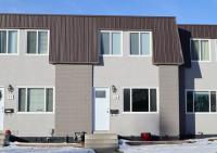 A Cozy - Spacious Urban Retreat - Child / Pet Friendly - B&B Lethbridge