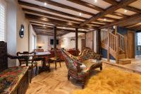 Crippens, Historic Luxuriously modernised, Central, Parking, EV, AC & 2nd glazing - B&B Canterbury
