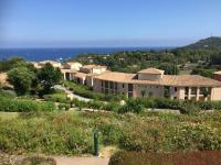Cap Esterel 2 pièces Climatisé 4-5pers Piscines Parking Draps Wifi - B&B