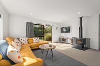 Sun Soaked Escape - Cromwell Holiday Home