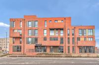 Apartment 21 two bedroom- with secure parking and free onsite gym - B&B