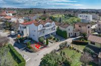 Apartment Maya with sea view - Bed and Breakfast Poreč