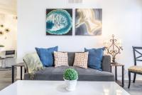 North Dallas Updated One Bedroom Apartment - B&B