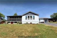Large Home - Walking Distance to Parkway - B&B Pigeon Forge