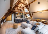 B&B Gand - City-view loft with beams mezzanine and high ceiling - Bed and Breakfast Gand