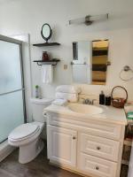 Cozy Private Room & Bath Central Location LA - B&B