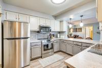 Lakefront Condo with Resort Amenities in Osage Beach - B&B Osage Beach