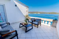 Seafront Penthouse - B&B