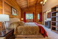 Habitación con cama grande