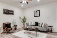 Charming Retreat Near XU - Ferienwohnung
