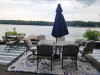 The Zen Waterfront Retreat: A Sweetwater Stay - Bed and Breakfast