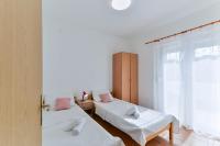Apartamento con vistas al jardín