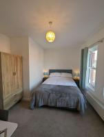 B&B Brockhurst - New Fully equipped 2 bedroom house. Sleeps 6 - Bed and Breakfast Brockhurst