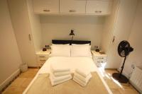 Clifton - Luxury 1 bed flat - 1 min walk to Tube - Ferienwohnung London