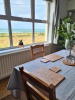 B&B Portrush - Portrush by the Sea - 6 Dunluce Park - Bed and Breakfast Portrush