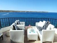 B&B Mellieħa - Seafront apartment Terrace, lounger & Panoramic ocean views - Bed and Breakfast Mellieħa