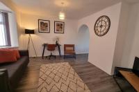 B&B Wythenshawe - The Lodge Manchester Airport Free parking Wi-Fi - Bed and Breakfast Wythenshawe