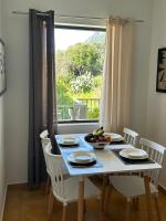 Appartamento con 2 Camere da Letto e Vista Mare Laterale 