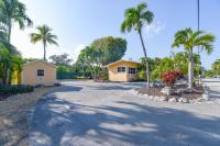 Paradise Palms - Movie Theater - Hot Tub - Pool - Arcade - Boat & RV Parking - B&B