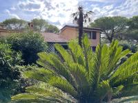 VILLA FARFALLE CON STREPITOSA SCOGLIERA PRIVATA - B&B