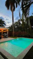 Pool! Best location! Steps to the water! Kid friendly! - B&B Miami