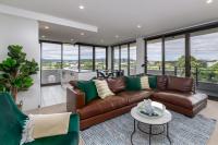 B&B Kingston - Spacious 2-Bed, Stunning Views in Central Canberra - Bed and Breakfast Kingston