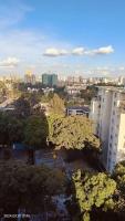 Sky-high Serenity: Your Modern 1BR Retreat on the 10th Floor - Ferienwohnung