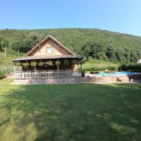 "River paradise" Vikendica sa bazenom, ladarom i kaminom na samoj obali Vrbasa Banja Luka - Ferienwohnung Banja Luka