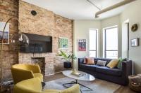 B&B Chicago - Beautifully Remodeled Flat Downtown #3N - Bed and Breakfast Chicago