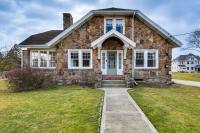 St Petersburg Cottage with Porch, 2 Mi to Foxburg!