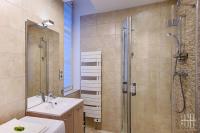 Le Fidji / 100m Gare - B&B Tours